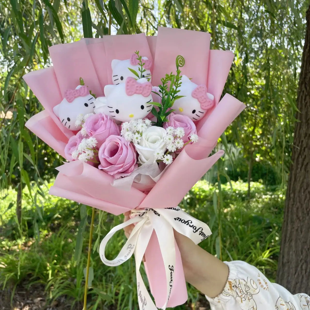 Hello Kitty Cat Dolls With Flowers Creative Bouquet Valentine gift