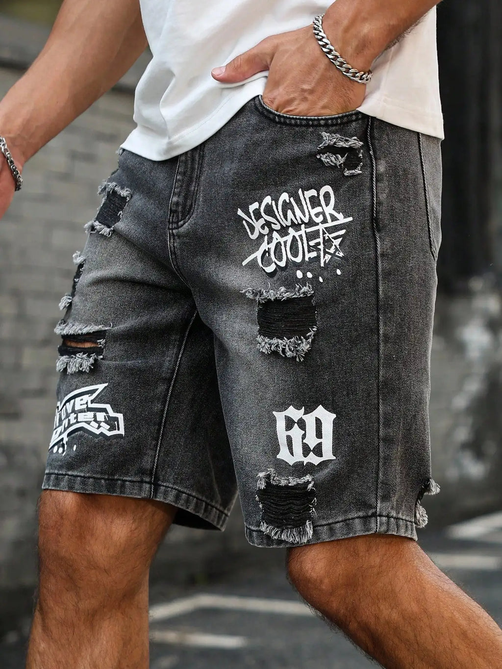 Men's distressed shorts, fashionable jeans, summer casual style, mid-waist, light color,