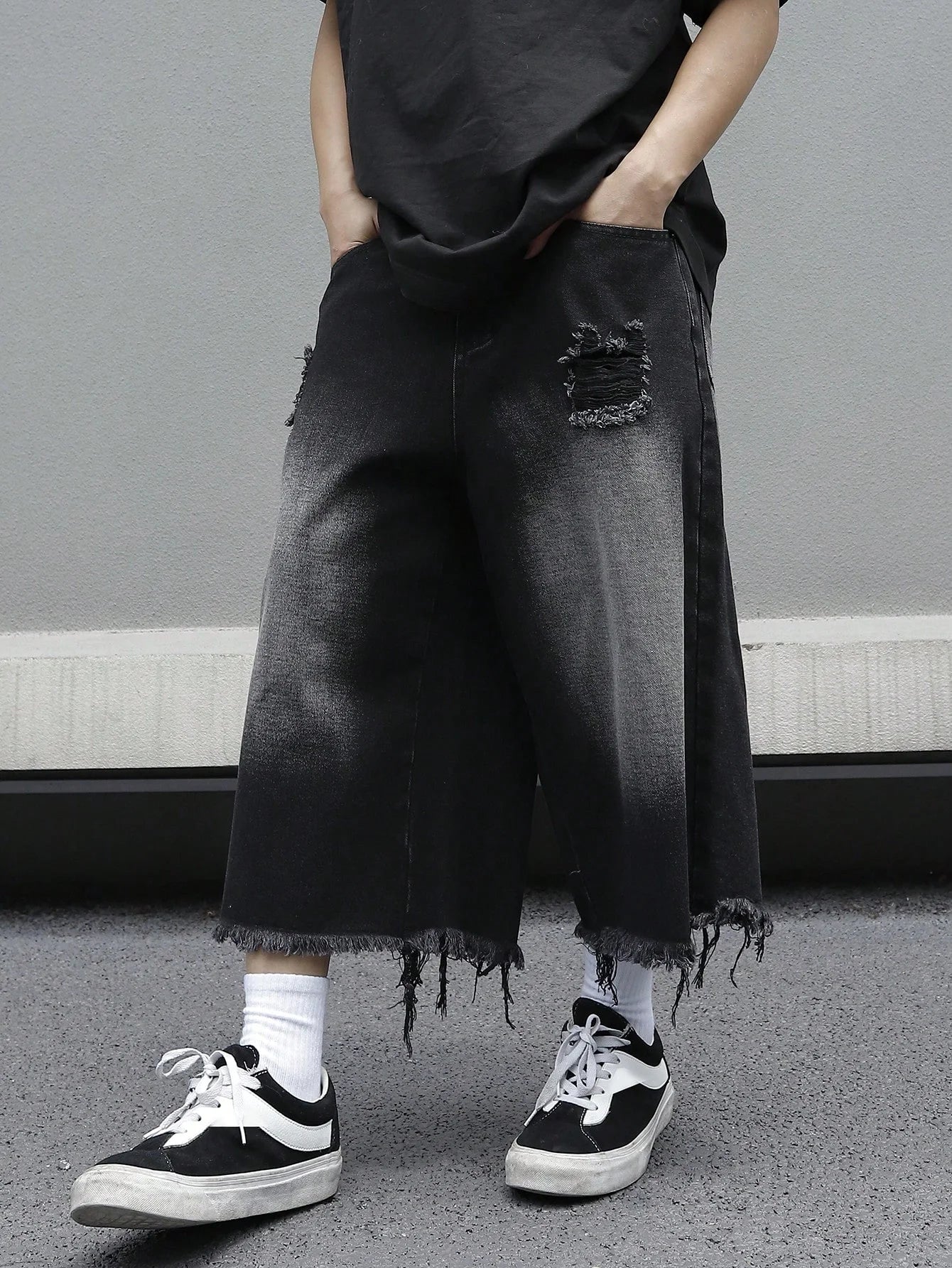 Men's Loose Ripped Denim Jeans 7 Point Calf Length Wide Leg Trousers