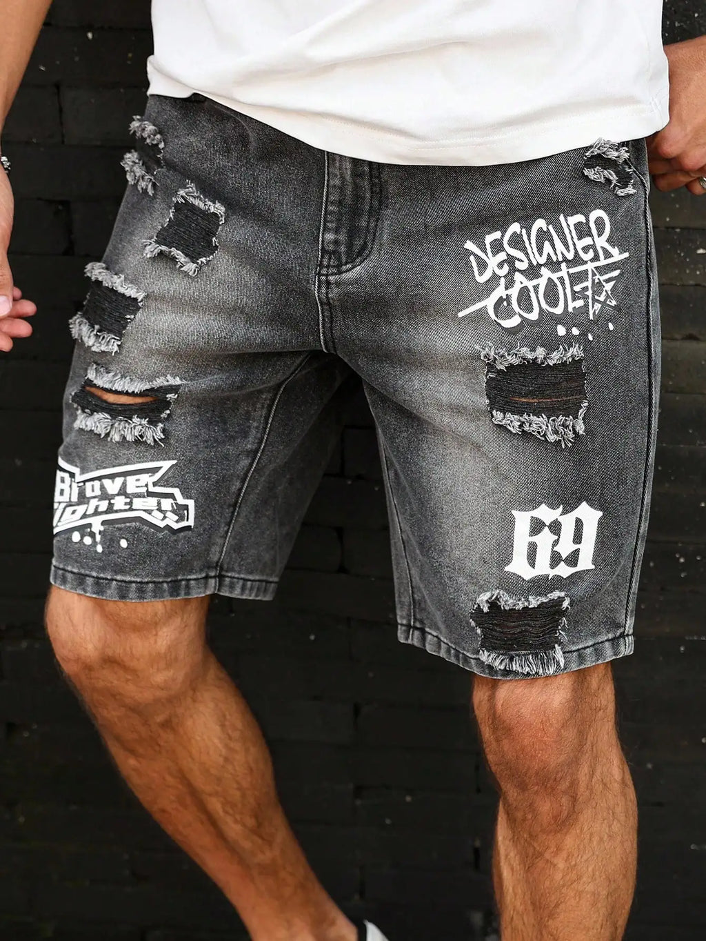 Men's distressed shorts, fashionable jeans, summer casual style, mid-waist, light color,