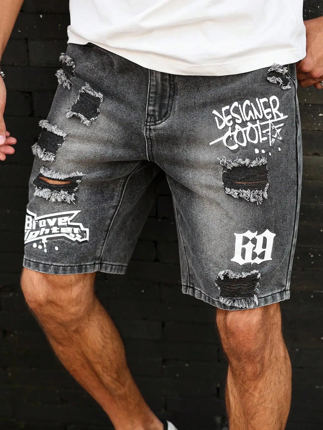 Men's distressed shorts, fashionable jeans, summer casual style, mid-waist, light color,