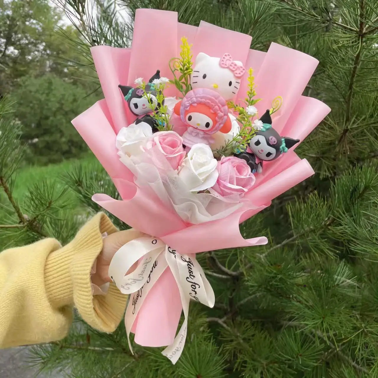 Hello Kitty Cat Dolls With Flowers Creative Bouquet Valentine gift