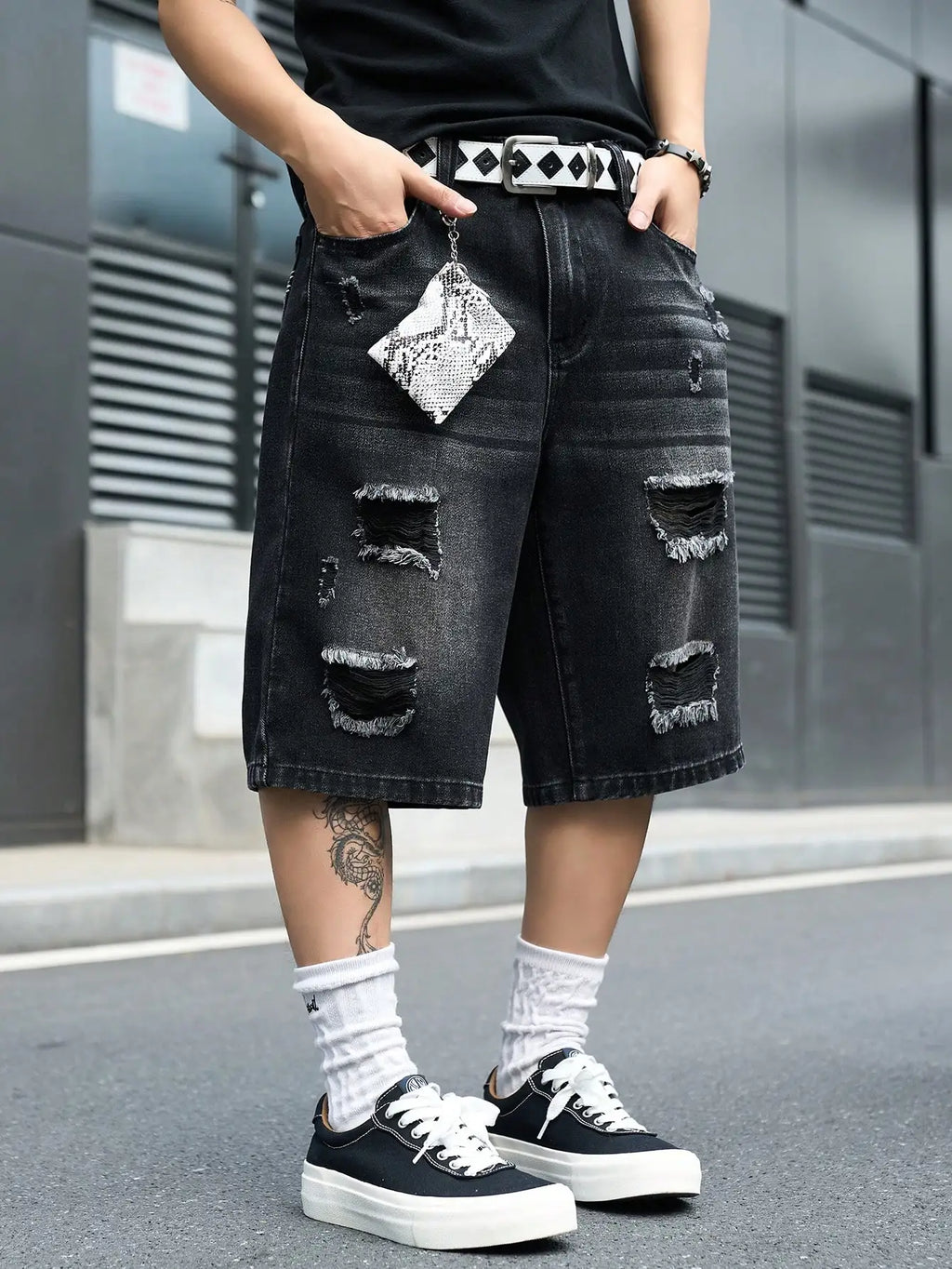 Men's Vintage Black Frayed Distressed Ripped Baggy Embroidered Knee-Length Denim Short    ts
