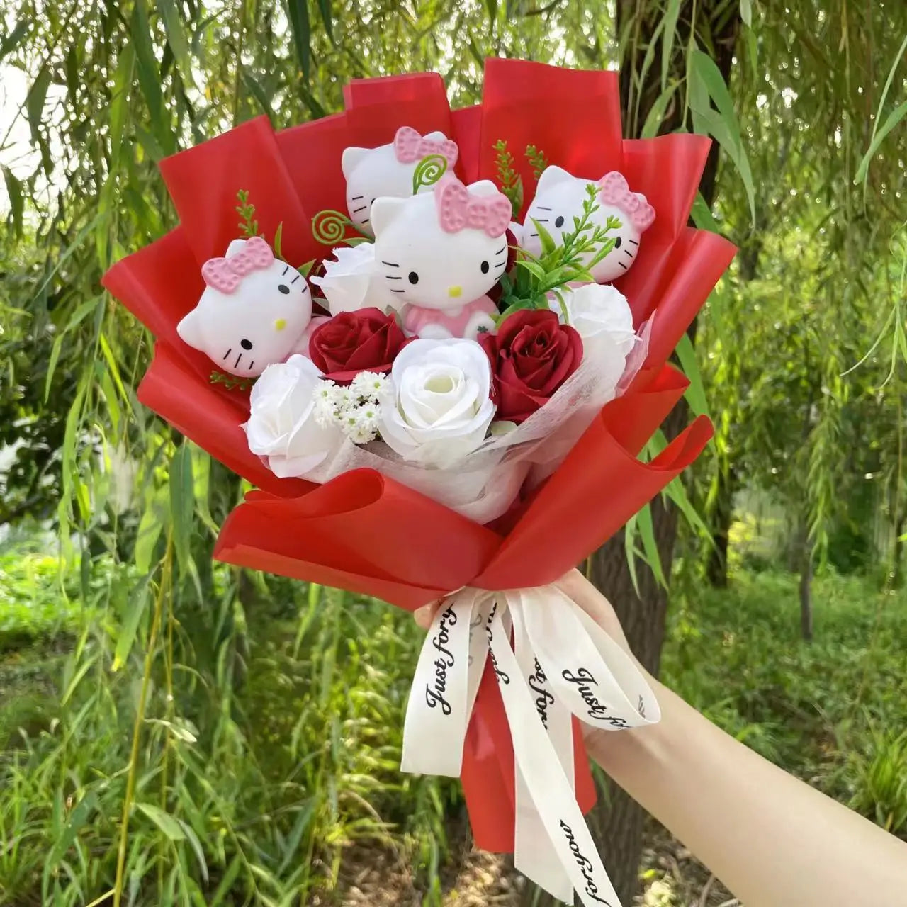 Hello Kitty Cat Dolls With Flowers Creative Bouquet Valentine gift